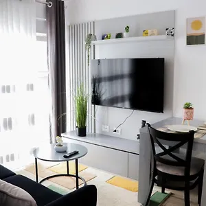 Comfy At 'mangalem21 Complex' Parking-wifi-ac-view Apartment